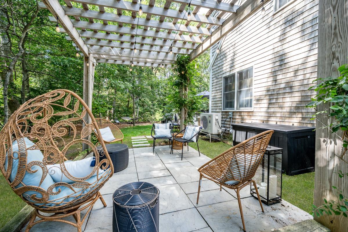 Breezy Shaded Pergola Patio